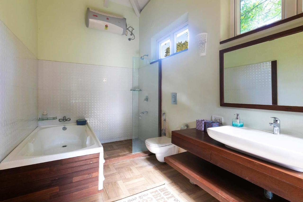Hamptons Charm By Stayvista Luxury 5Br With Pool, Lawn & Table Tennis Alībāg Buitenkant foto